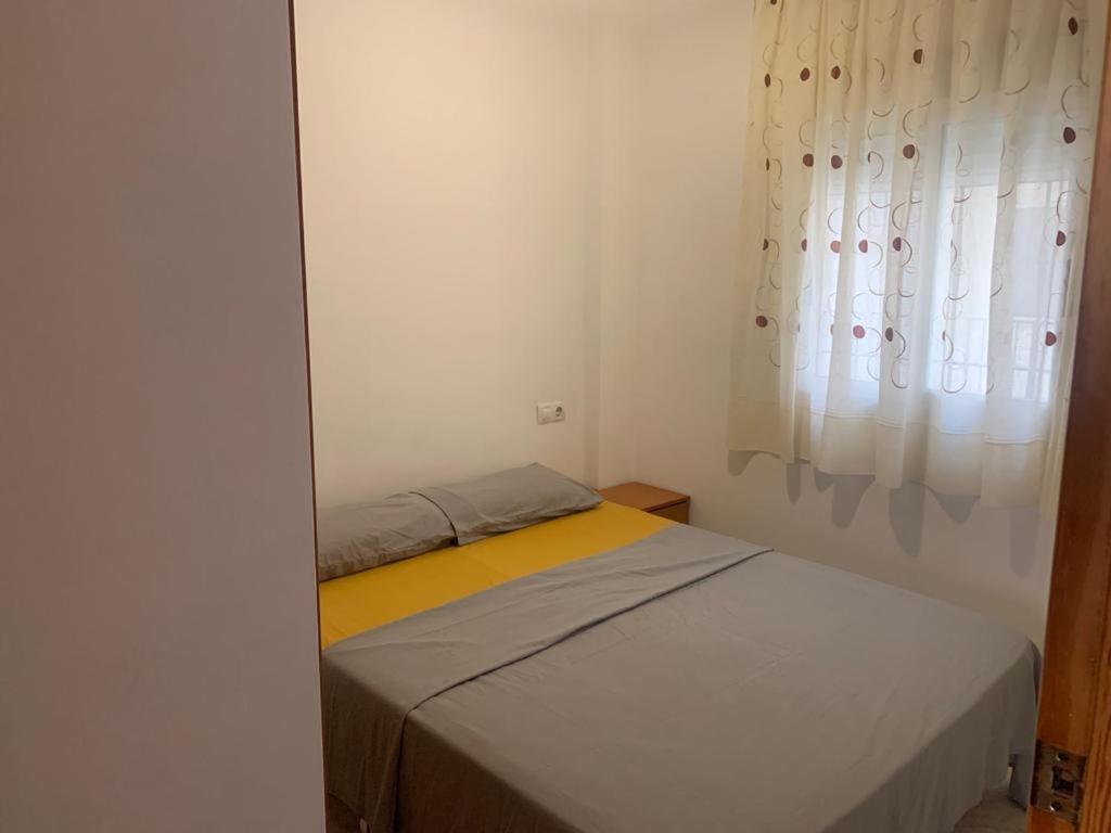 Alquilo Hermoso Apartamento En La Paradisiaca Oropesa Del Mar, 2Habitaciones, 1 Bano, Cocina, Salon, Aire Acondicionado Y Balcon A 400 Metros De La Playa Morro De Gos, Muy Cerca De Supermercados, Comercios Y Bares Exterior foto